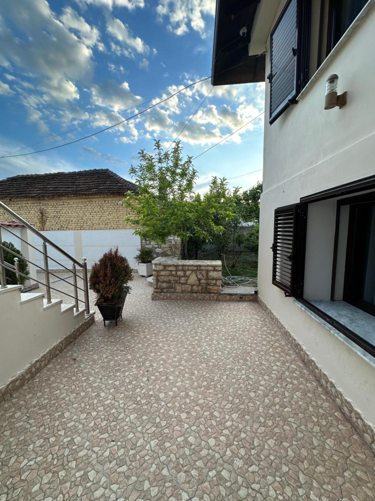Elby Apartments Berat Kültér fotó